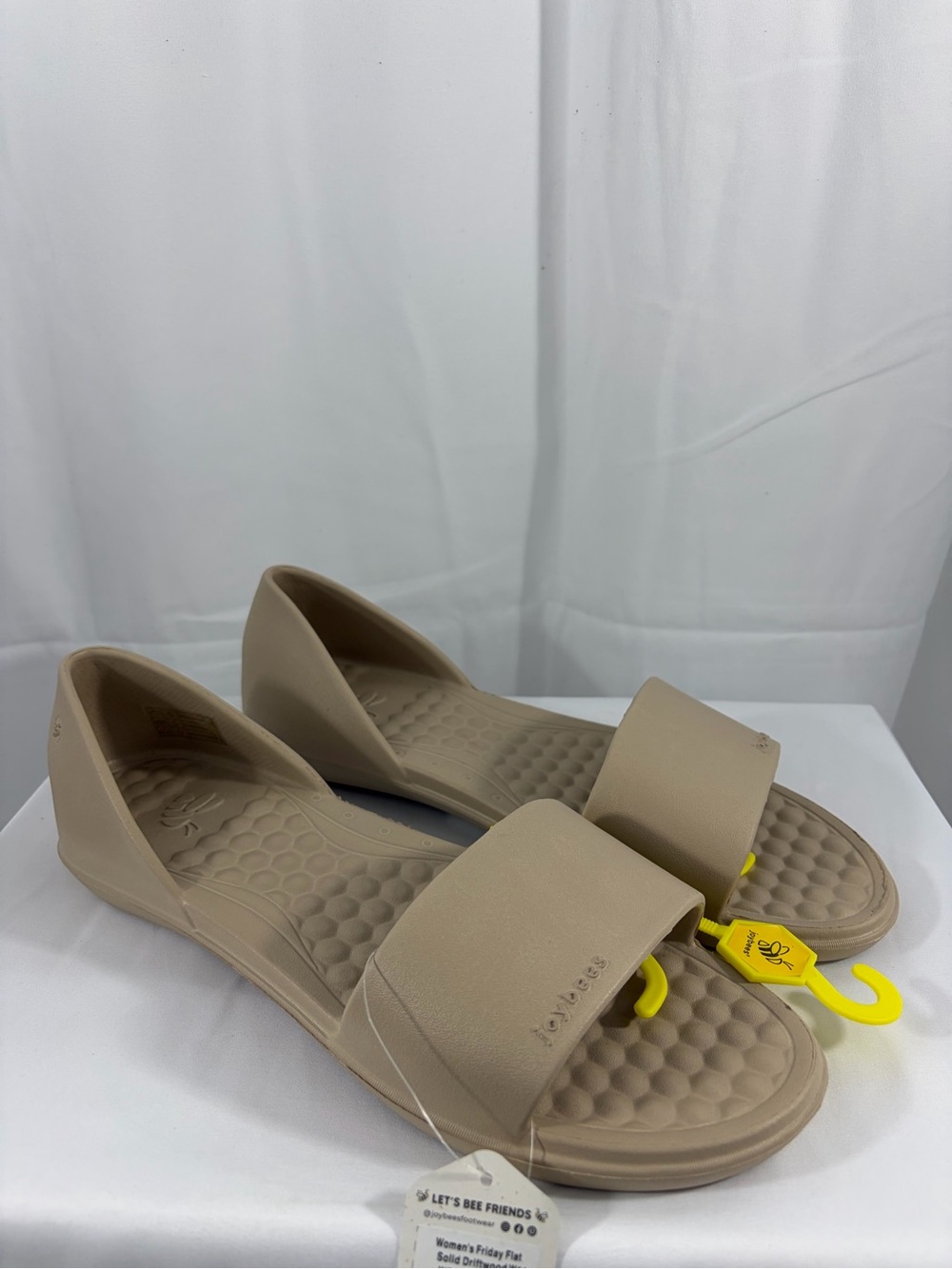 NWT Joybees Women’s Size 11 Beige Slip-On Flat Sandals